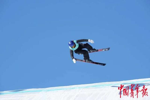 谷爱凌逆转夺金后接受采访（谷爱凌不负众望夺金）(14)