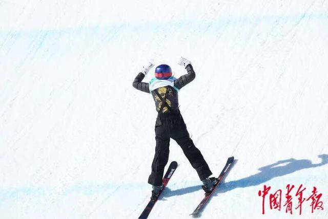 谷爱凌逆转夺金后接受采访（谷爱凌不负众望夺金）(15)