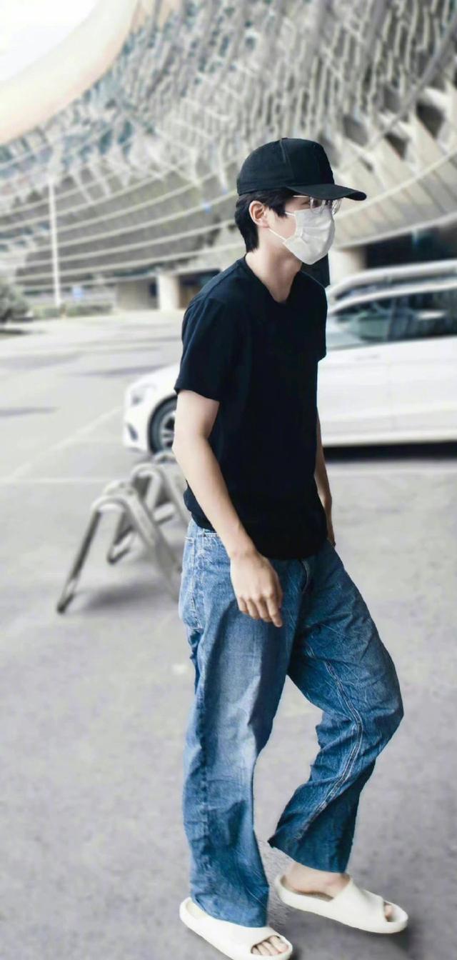 周冬雨跟刘昊然关系好吗（周冬雨刘昊然已秘密恋爱两年）(13)