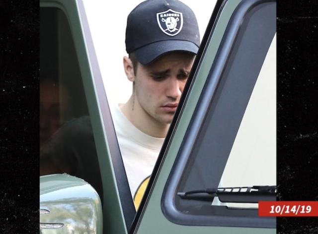 贾斯汀比伯和艾薇儿谁更火(艾薇儿退出乐坛)(3)