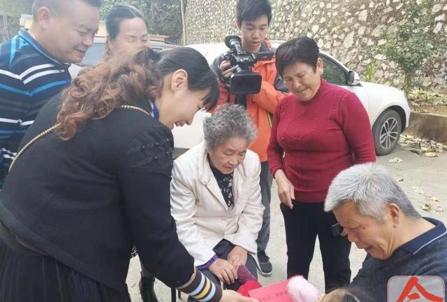 《新春走基层》①“小巷总理”默默付出，只为居民安居乐业