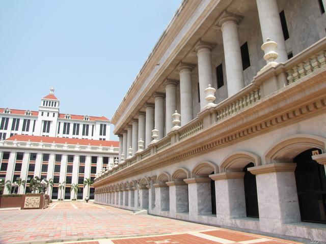 泰国易三仓国际学校介绍（泰国易三仓大学留学优势条件）(1)