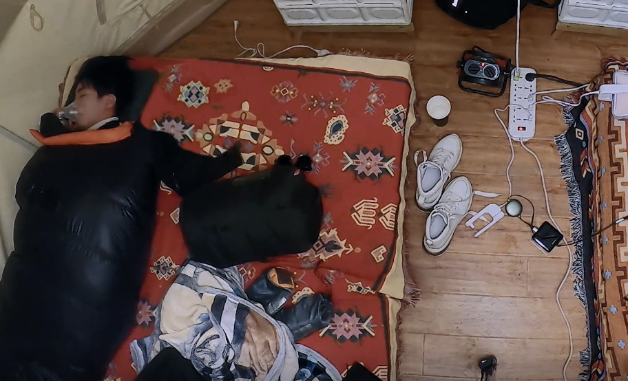 《恰好是少年》开播，董子健劝酒王俊凯，致其高反严重，太危险