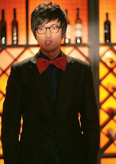 还记得《爱情公寓》里的关谷吗？被封杀后落魄颓废，全剧组无人理