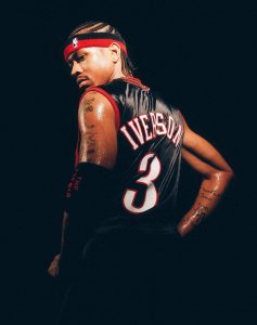 ​篮球界3号最强五人组，艾弗森可以尽情的进攻，其他四位防守兜底