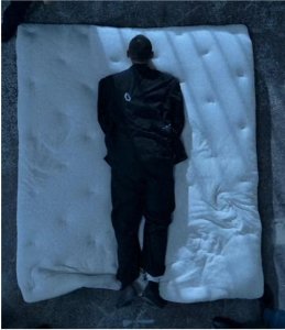 ​阮经天好身材根本藏不住！细腰、背肌、腹肌、胸肌都有