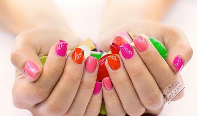 夏日美甲前,先看看这个!如今超火的甲油类型大盘点!