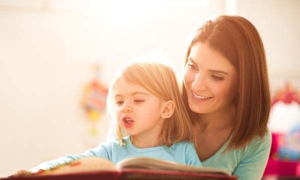 家里有客人孩子人来疯,怎样正确对待孩子图9