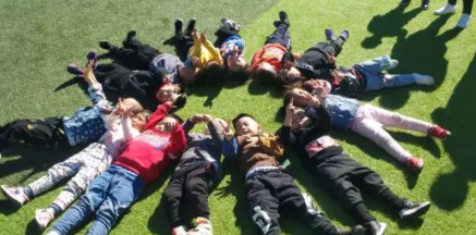 家里有客人孩子人来疯,怎样正确对待孩子图3