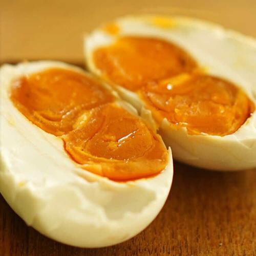 双黄鸡蛋是激素催的吗（双黄鸡蛋是不是人工造成的吗）