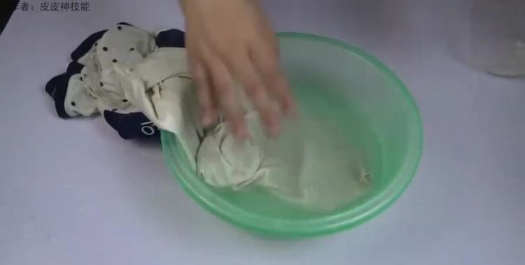 衣服泡臭了怎么洗没有味道