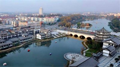 ​滁州有一小县城，1994年成功撤县设市，京沪铁路途经境内