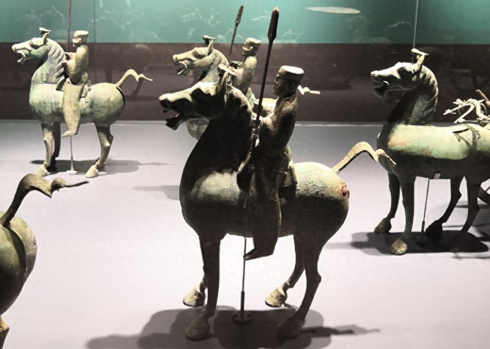 「历史图片」图说马镫，小物件成就古代骑兵作战的革命性转折