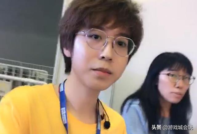 嗨氏为什么被斗鱼封了（嗨氏时隔半年回归直播却不回斗鱼）(1)