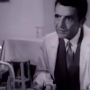 ​阿尔巴尼亚电影《脚印》中的演员看着好眼熟