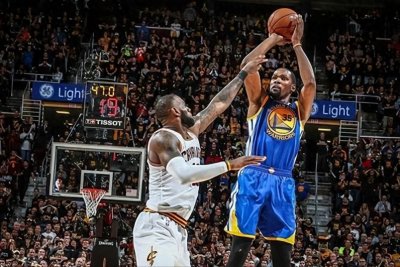 ​NBA历史关键三分排行榜：库里181个仅第三，詹姆斯断档式领先