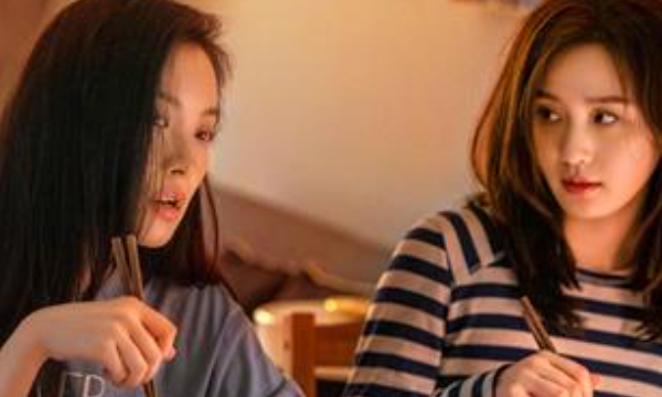 流金岁月叶谨言女儿,《流金岁月》叶谨言眼镜是什么牌子图2