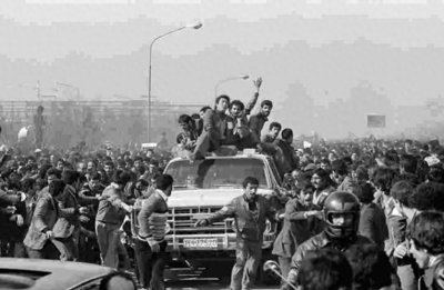 ​美国伊朗为何反目？看43年历史，弄清3个时期3个维度就懂矛盾根源