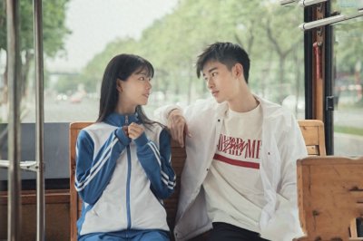 ​《别碰我心底的小柔软》首播惹群嘲，好久没有这么幼稚的电视剧了