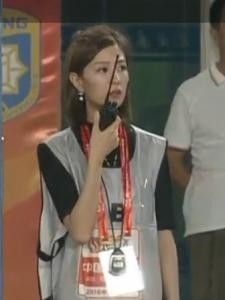 江苏苏宁贾紫婷,中超最美女记者!花容月貌,靡颜腻理!