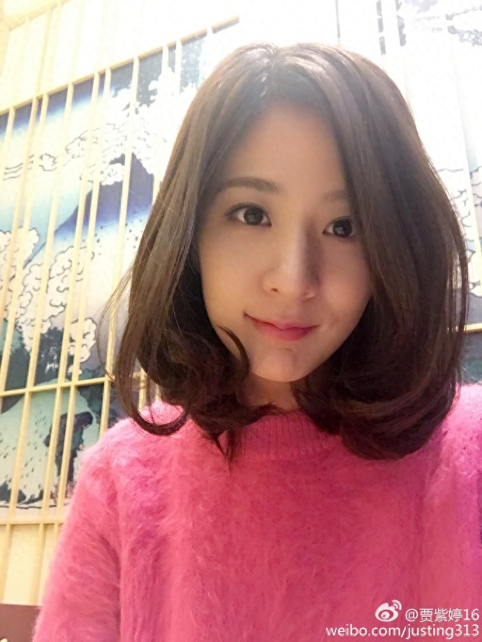 江苏苏宁贾紫婷,中超最美女记者!花容月貌,靡颜腻理!