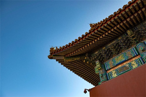 太和殿俗称金銮殿，是中国现存规格最高的宫殿