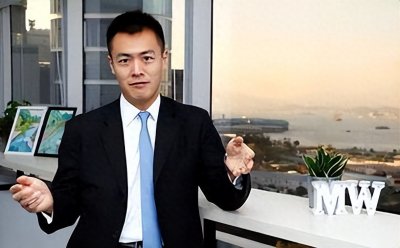 ​刘鸣炜挖坑设计甘比？放弃公司把股份卖给继母，他究竟有多精明？