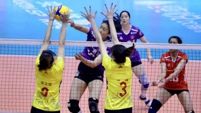 ​VLog丨赛场上的铿锵玫瑰！山东女排姑娘们这扣球简直太帅了