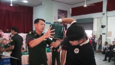 ​泰国作为一个义务兵役制国家，这些泰星为何不用服兵役？