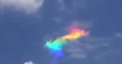 ​52秒｜巴西现彩虹云　网友：踏着七彩祥云来娶我的人来了