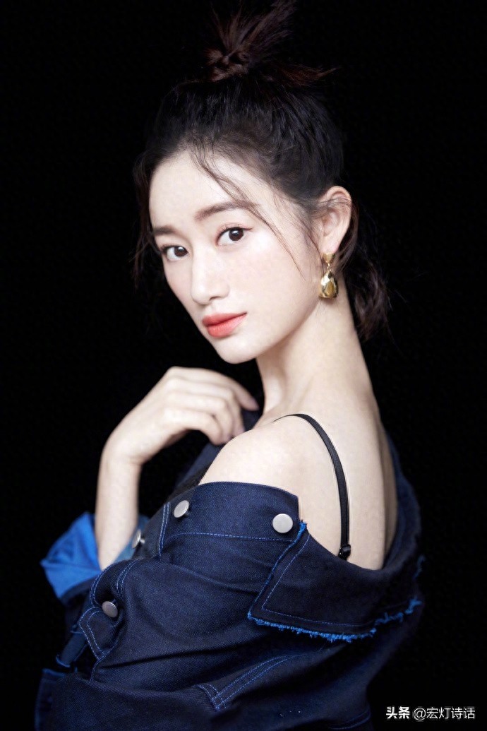 郭晓婷，上海人，新生代，凭借宫廷剧《步步惊心》获得关注