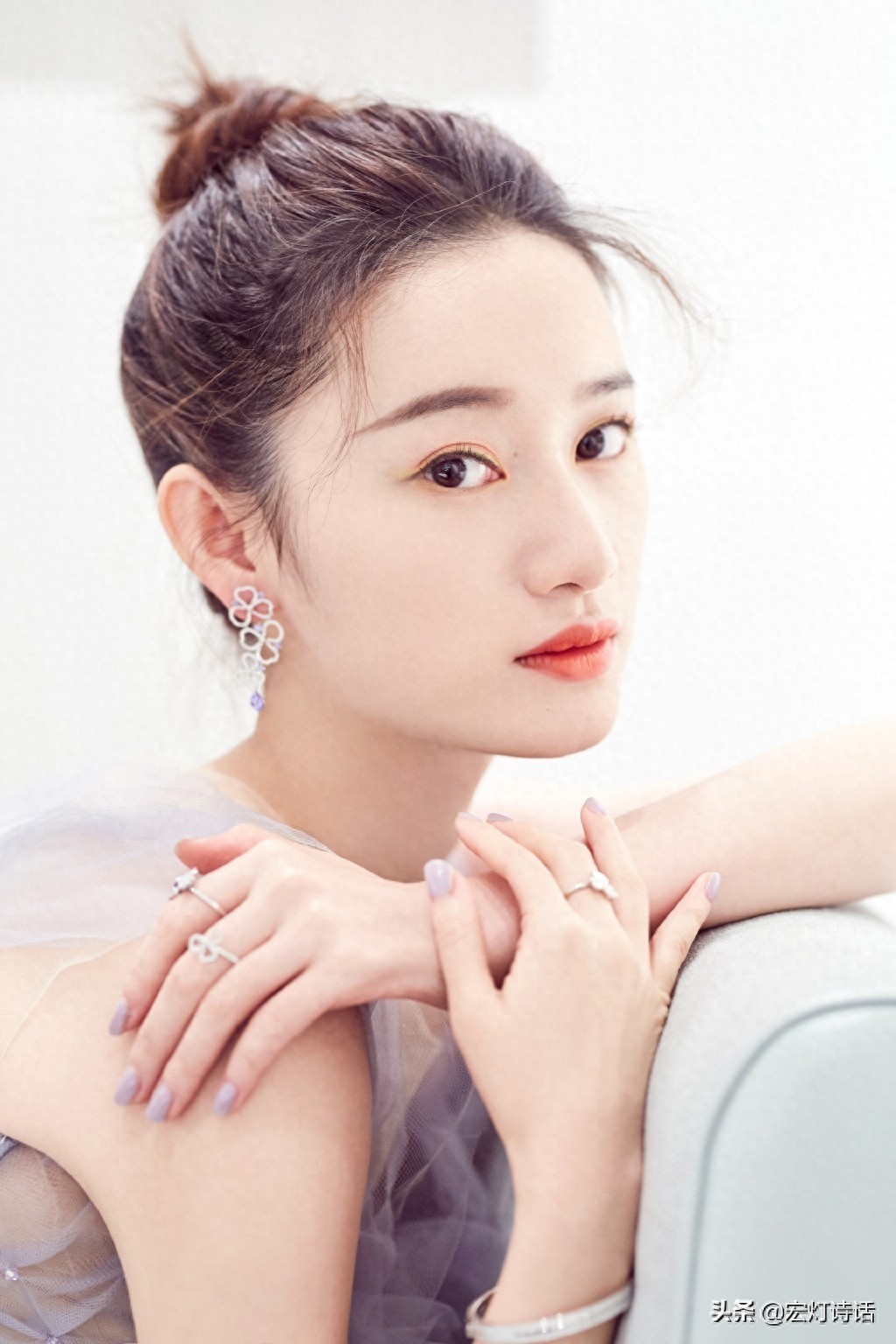 郭晓婷，上海人，新生代，凭借宫廷剧《步步惊心》获得关注