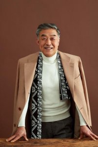 ​《我的亲爹和后爸》热播 李建义在剧中与张国立演“情敌”