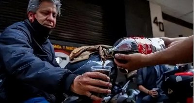 ​美国资本的明谋，用可乐奴役1.3亿人口的国家，中国躲过一劫！