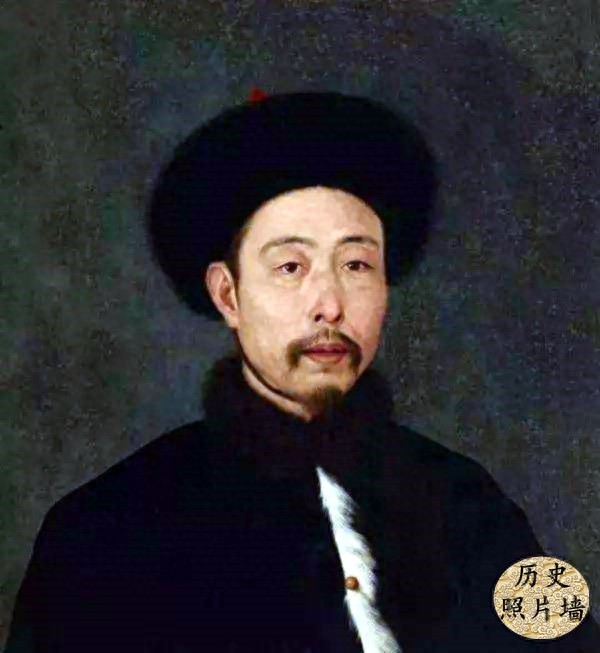 乾隆皇帝与嫔妃们的真实画像：图2是富察皇后，图4是魏璎珞原型