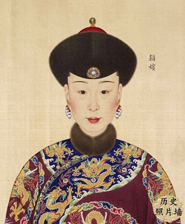 乾隆皇帝与嫔妃们的真实画像：图2是富察皇后，图4是魏璎珞原型