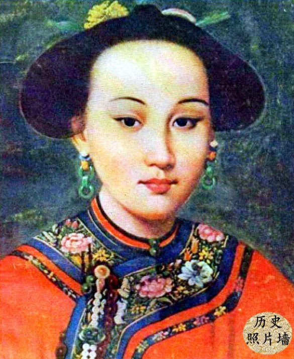乾隆皇帝与嫔妃们的真实画像：图2是富察皇后，图4是魏璎珞原型