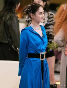 ​《乘风破浪》：姐姐们年轻时照片曝光，谁才是颜值一番？