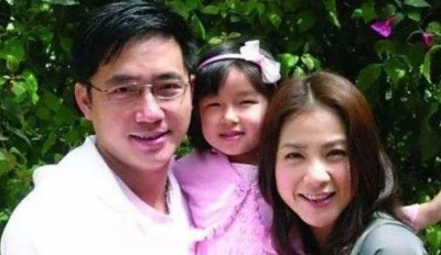 ​《外来媳妇本地郎》当中的黄菲，她用15年的时间书写一段继母情