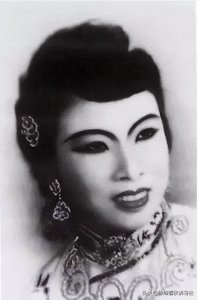 ​“越剧皇后”筱丹桂受到戏霸怎样的凌辱，自杀前留下什么遗言？