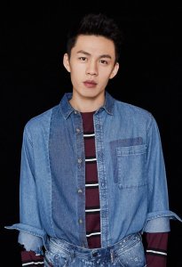 ​25岁获金马奖，撞脸张若昀，如今在《亲爱的》中给李现杨紫当配角