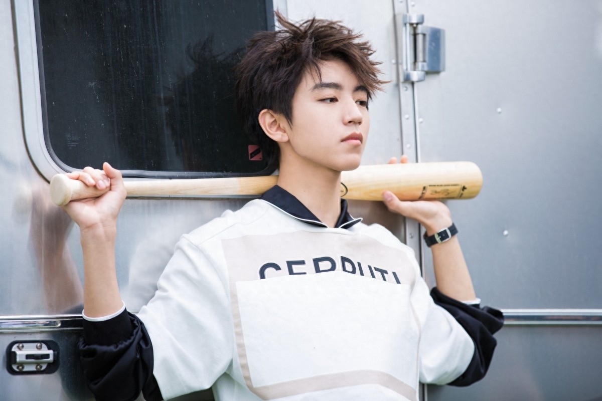 每日壁纸推荐：TFBOYS绝美高清壁纸，一次看个够