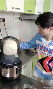 ​淘宝的评论让我笑出猪叫，一不小心就会被奇葩网友笑死