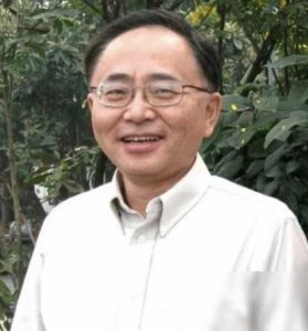 ​烈士江姐的儿子彭云在美国定居，中国记者问他为什么不肯回国？他