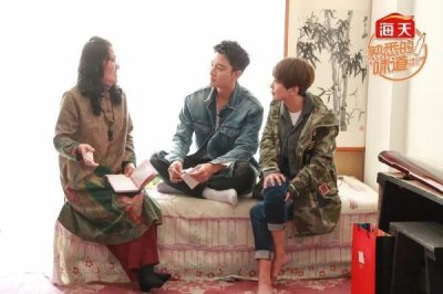 ​《熟悉的味道4》首播收视破1，贾乃亮与姥爷相拥感恩落泪