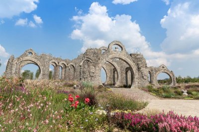 ​酉阳桃花源、叠石花谷景区进入盛花期