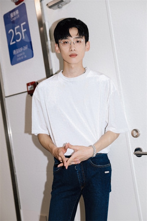 《荣耀乒乓》白敬亭高清手机壁纸 每一张手机桌面帅气十足喜欢不