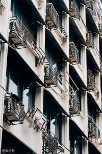 ​如今社会，未婚先孕算违法？女方可以起诉男方哪些罪？