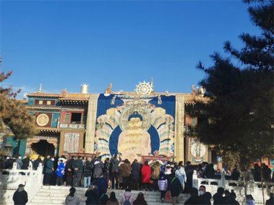 ​席力图召瞻佛