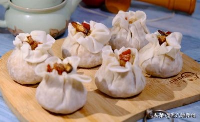 ​剩余的饺子皮别扔，教你4种创新吃法，一个比一个美味，快照着做